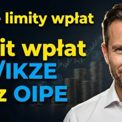Nowe limity wpłat IKE/IKZE oraz OIPE. Mężczyzna w białej koszuli z uśmiechem.