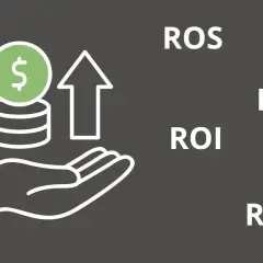 Grafika symbolizuje wzrost rentowności kapitału własnego (ROE) i innych wskaźników finansowych, takich jak ROI, ROS, ROA.