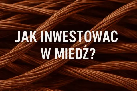 Sploty miedzianych kabli tworzą tło dla napisu "Jak inwestować w miedź?".
