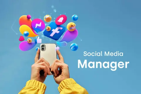 Ręce trzymające telefon, otoczone ikonami mediów społecznościowych i emotikonami. Idealny obraz dla social media managera.