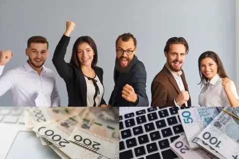 Zespół świętuje sukces, a na dole widać polskie banknoty i klawiaturę – symbol dofinansowania na otwarcie firmy.