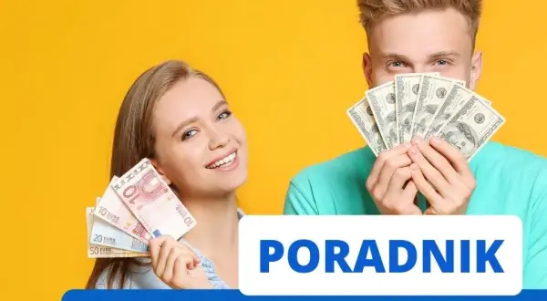 Uśmiechnięci młodzi ludzie z pieniędzmi w rękach, symbolizujący sukces w inwestowaniu na giełdzie. Poradnik dla początkujących.