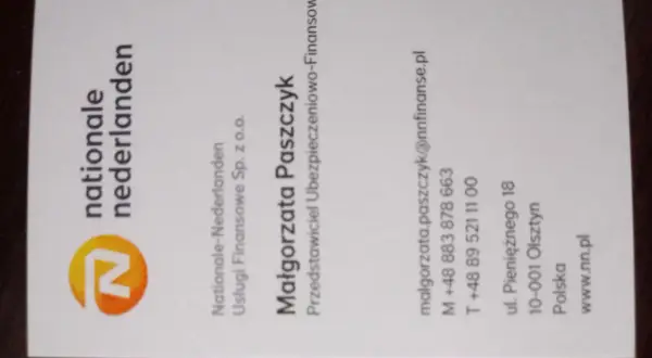 Wizytówka z logo Nationale-Nederlanden i danymi Małgorzaty Paszczyk, przedstawicielki ubezpieczeniowo-finansowej.