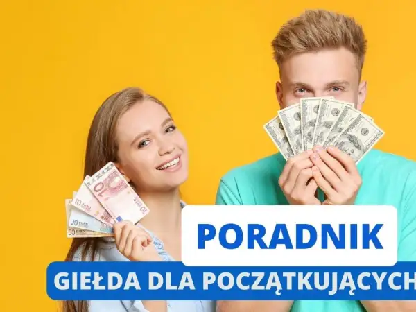 Uśmiechnięci młodzi ludzie z pieniędzmi w rękach, symbolizujący sukces w inwestowaniu na giełdzie. Poradnik dla początkujących.