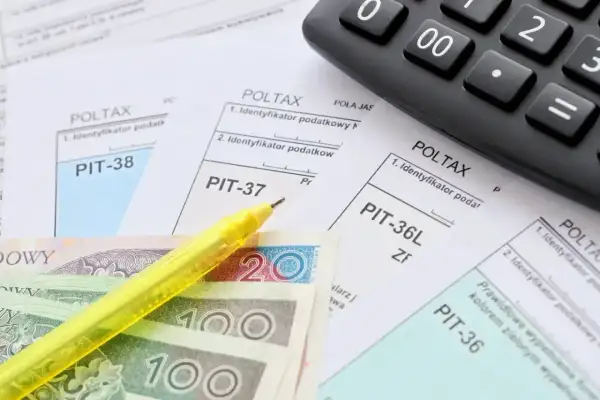 Złotówki, kalkulator i formularze PIT-37, PIT-38, PIT-36L, PIT-36. Czas na rozliczenie zap-3.
