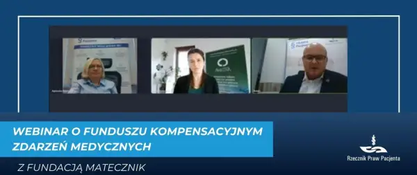 Webinar o Funduszu Kompensacyjnym Zdarzeń Medycznych z Fundacją Matecznik. Trzy osoby na ekranie, w tym mężczyzna w okularach, który wygląda jakby właśnie mówił.