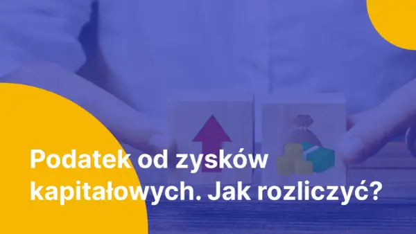 Dwa drewniane klocki z symbolami strzałki w górę i sakiewki z pieniędzmi.